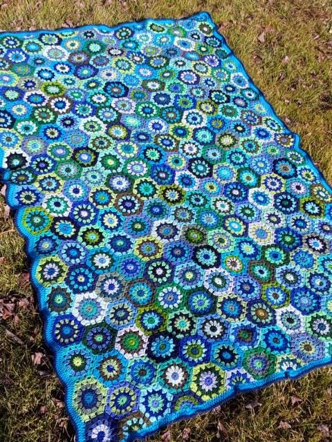 e-Book *Decke - Blanket UPCYCLED RETRO HExAGON* Häkelanleitung, pdf-Datei, deutsch & US-Englisch, Häkeldecke, Granny Square,